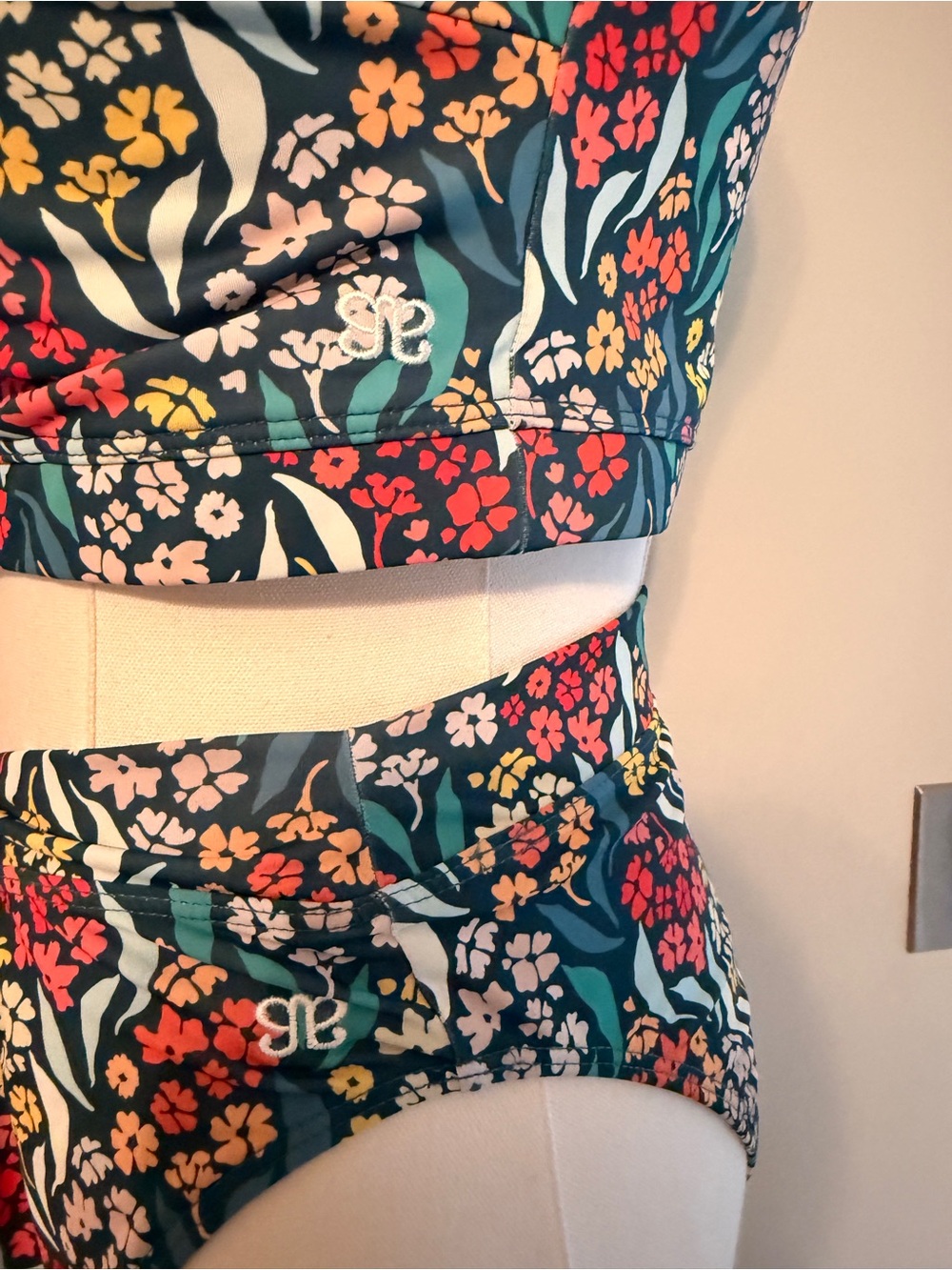 Albion bikini set - Picture 2 of 4